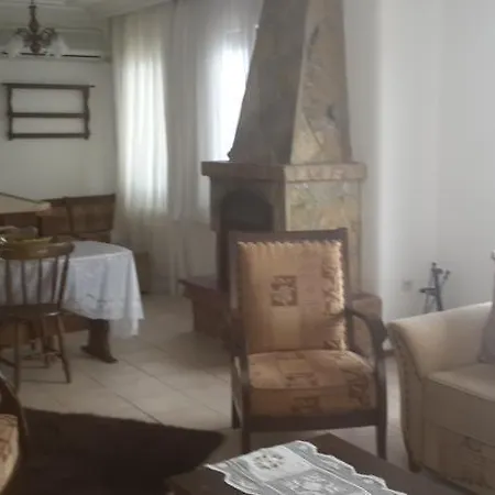 Cunda Beyaz Balina Hotel *