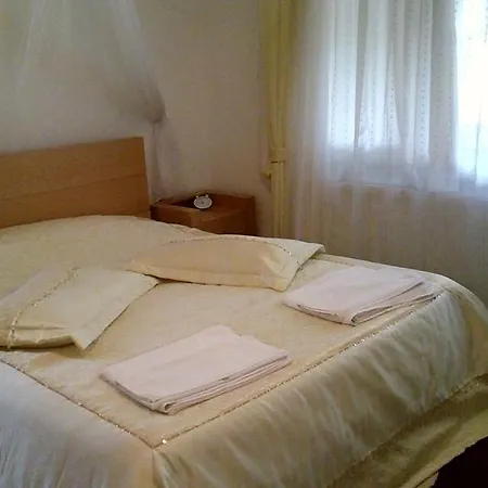 Cunda Beyaz Balina Ayvalik