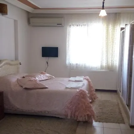 Cunda Beyaz Balina Ayvalik